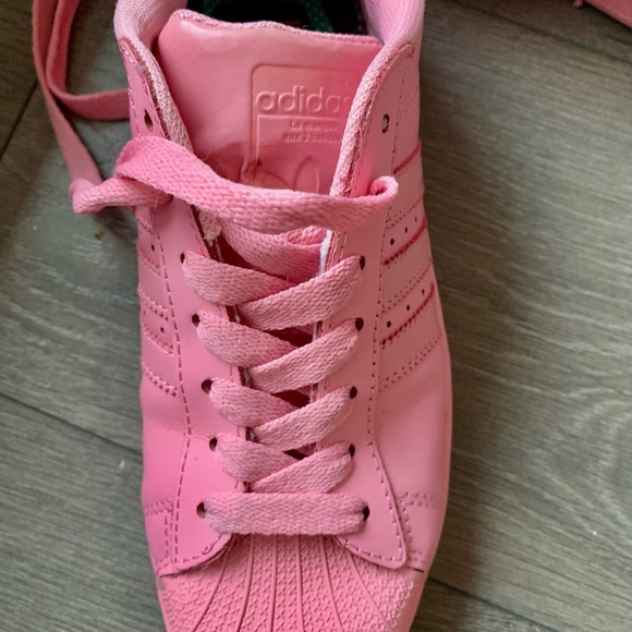 Adidas shell toe in bubble gum pink, women’s size 7.5 - Picture 5 of 5